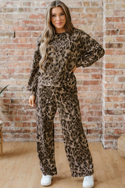 Ensemble imprimé léopard avec pull et pantalon