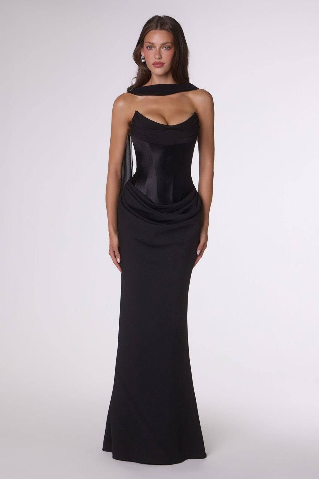 Robe longue ajustée sans bretelles semi-formelle